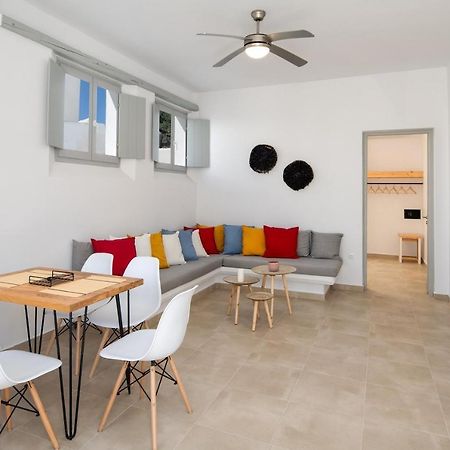 Astivi Santorini Apartments Pýrgos Eksteriør bilde